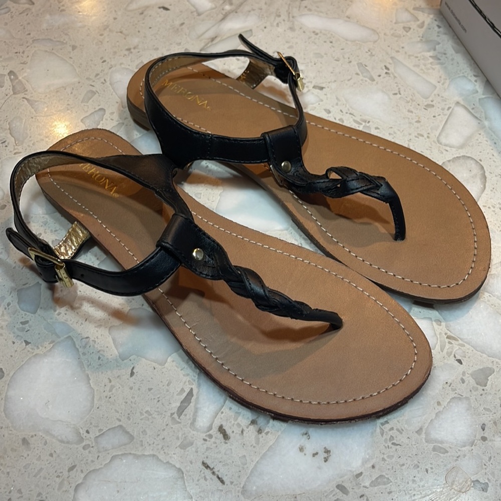 Shoe - Picture 2 of 6